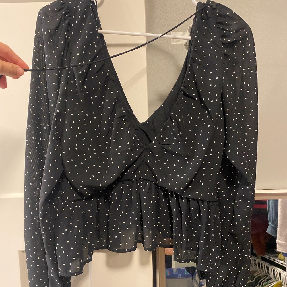 Polka dot long sleeve flowy top size medium
